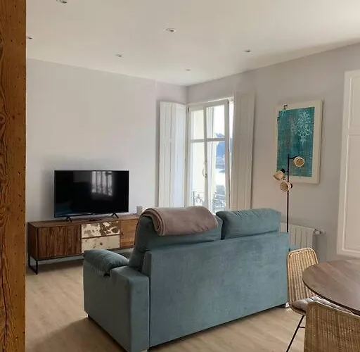 Luminoso Piso Con Vistas Al Puerto Apartment *